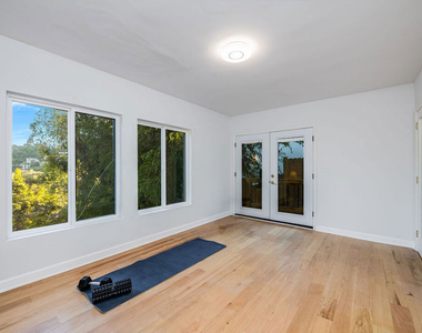 3323 N Knoll Drive - Photo Thumbnail 26