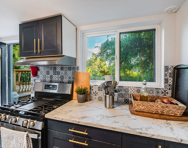 3323 N Knoll Drive - Photo Thumbnail 41
