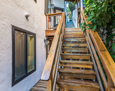 3323 N Knoll Drive - Photo Thumbnail 35