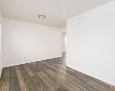 2134 S Cloverdale Avenue - Photo Thumbnail 15