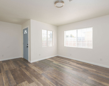 2134 S Cloverdale Avenue - Photo Thumbnail 2