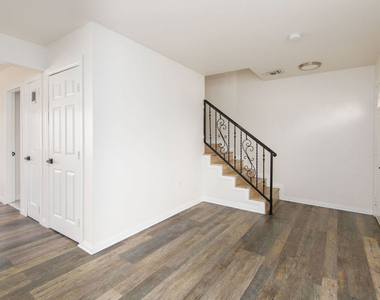 2134 S Cloverdale Avenue - Photo Thumbnail 13