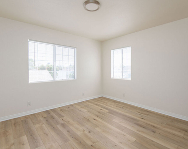 2134 S Cloverdale Avenue - Photo Thumbnail 17