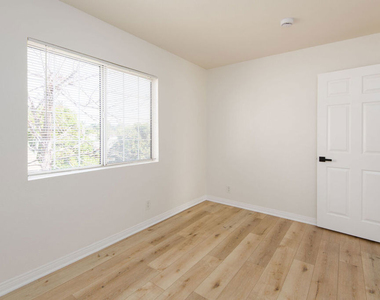 2134 S Cloverdale Avenue - Photo Thumbnail 23