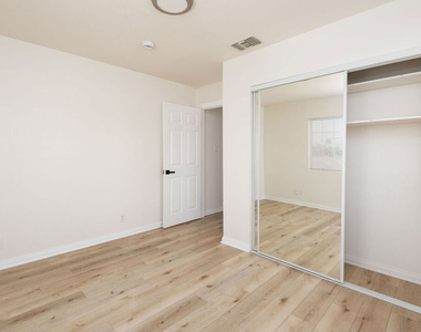2134 S Cloverdale Avenue - Photo Thumbnail 27