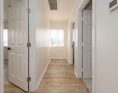 2134 S Cloverdale Avenue - Photo Thumbnail 30