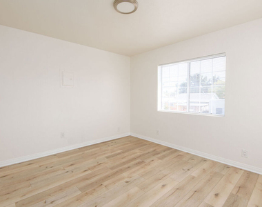 2134 S Cloverdale Avenue - Photo Thumbnail 18