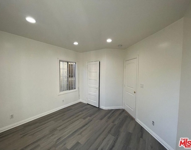 708 W Vernon Avenue - Photo Thumbnail 9