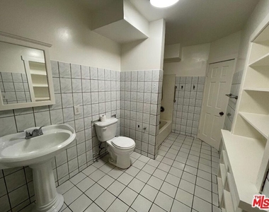 708 W Vernon Avenue - Photo Thumbnail 10