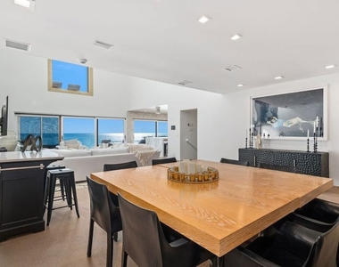25302 Malibu Road - Photo Thumbnail 4