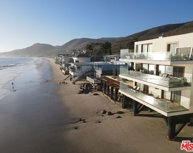 25302 Malibu Road - Photo Thumbnail 2