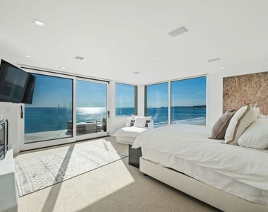 25302 Malibu Road - Photo Thumbnail 17