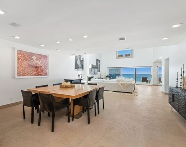 25302 Malibu Road - Photo Thumbnail 3
