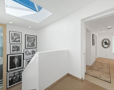 25302 Malibu Road - Photo Thumbnail 12