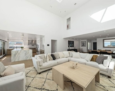 25302 Malibu Road - Photo Thumbnail 5