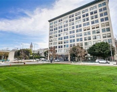108 W 2nd Street - Photo Thumbnail 24