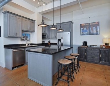 108 W 2nd Street - Photo Thumbnail 8