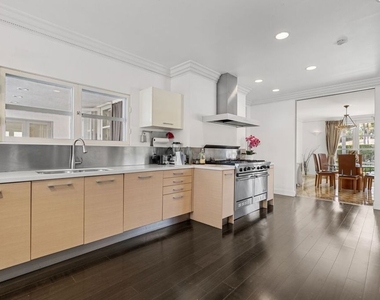 910 N Crescent Drive - Photo Thumbnail 11