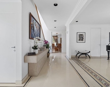 910 N Crescent Drive - Photo Thumbnail 7