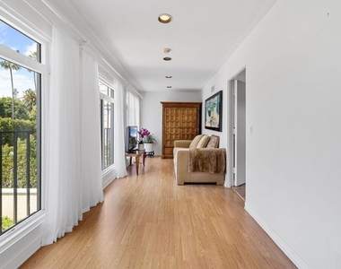 910 N Crescent Drive - Photo Thumbnail 19