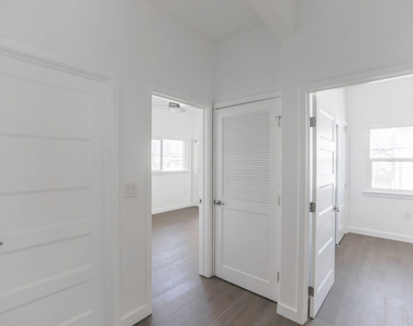 31 Breeze Avenue - Photo Thumbnail 8