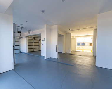6700 Balboa Boulevard - Photo Thumbnail 24