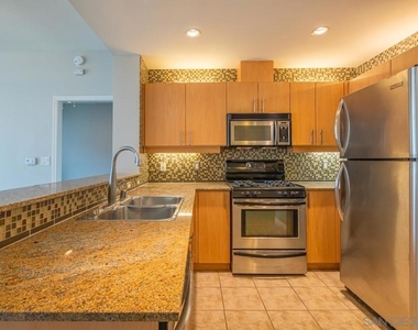 300 W Beech St - Photo Thumbnail 22