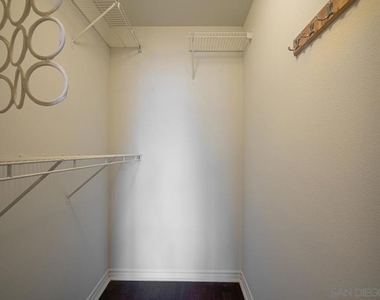 300 W Beech St - Photo Thumbnail 5