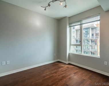 300 W Beech St - Photo Thumbnail 8