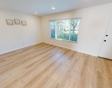 588 Rio Grande Circle - Photo Thumbnail 5