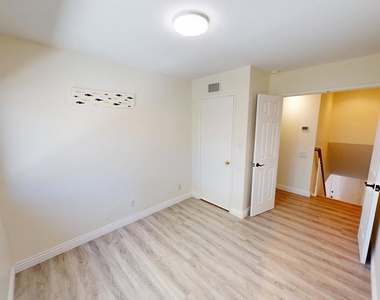 588 Rio Grande Circle - Photo Thumbnail 15