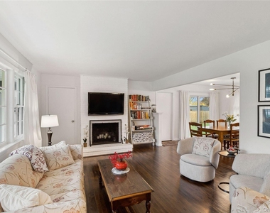 990 Three Waters Lane - Photo Thumbnail 2