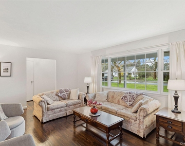 990 Three Waters Lane - Photo Thumbnail 3