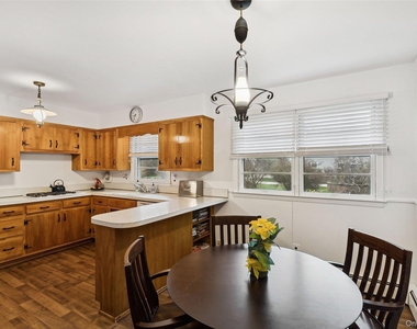 990 Three Waters Lane - Photo Thumbnail 8