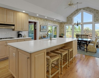 90 Cushman - Photo Thumbnail 18