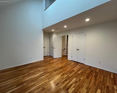 42 Sintsink Drive E - Photo Thumbnail 10