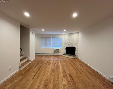 42 Sintsink Drive E - Photo Thumbnail 3