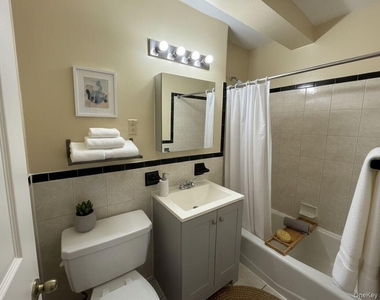 451 Fulton Avenue - Photo Thumbnail 4
