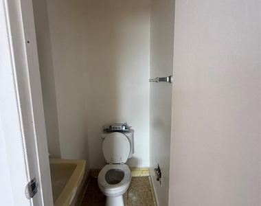 259-54 Craft Avenue - Photo Thumbnail 10