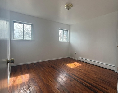 259-54 Craft Avenue - Photo Thumbnail 8