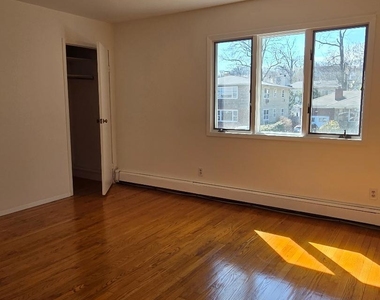 68 Kirkwood Road - Photo Thumbnail 6