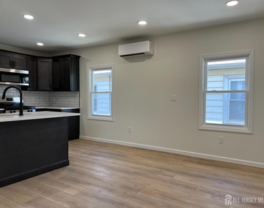 33 Obert Street - Photo Thumbnail 6