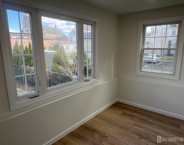 33 Obert Street - Photo Thumbnail 10