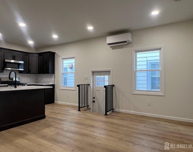 33 Obert Street - Photo Thumbnail 1