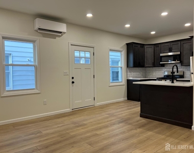 33 Obert Street - Photo Thumbnail 7