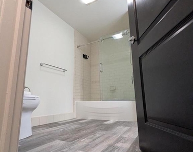 511 N Broad Street - Photo Thumbnail 13