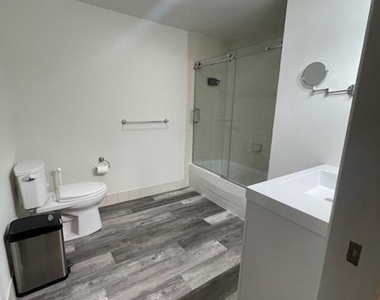 511 N Broad Street - Photo Thumbnail 40