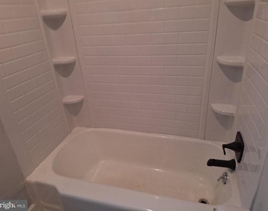 5235 Oxford Avenue - Photo Thumbnail 6