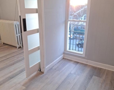 5235 Oxford Avenue - Photo Thumbnail 2