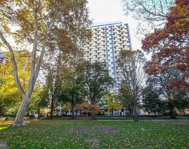 604 S Washington Square - Photo Thumbnail 6